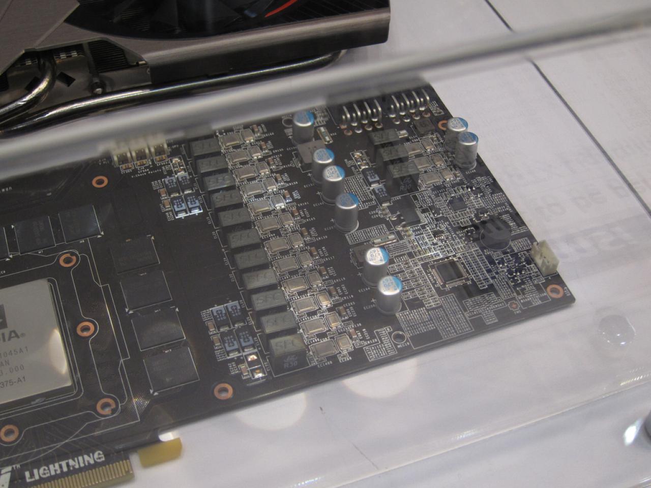 [28/02/2011] Cebit 2011 Asus Matrix vs MSI Lightning Luxus-HD-6970 und -GTX-580 11