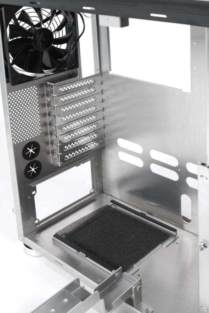 [08/02/2011] Cubitek XL-Tank: Midi-Tower mit Platz für XL-ATX-Mainboards (10)