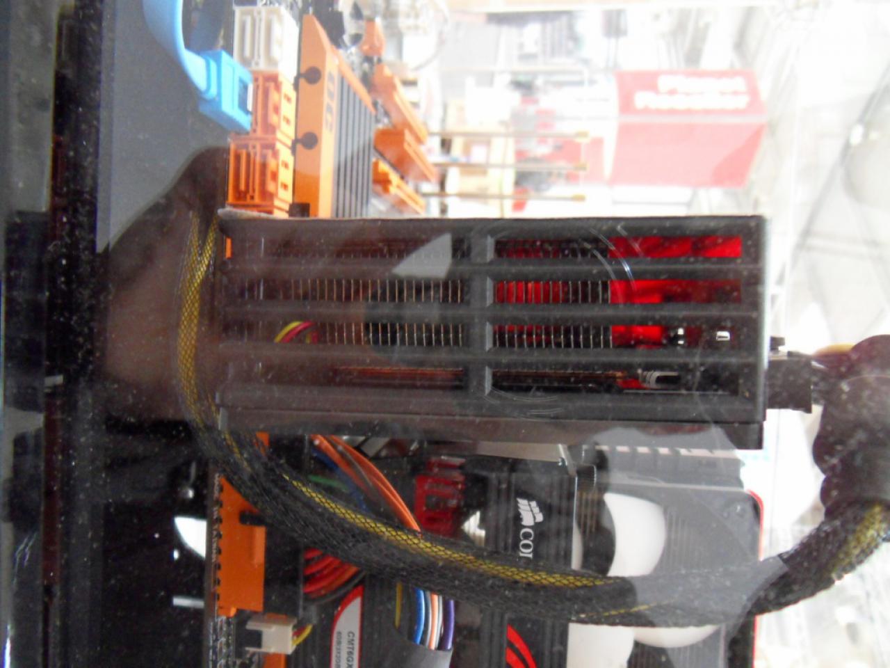 [28/02/2011] Radeon HD 6990 von Gigabyte (2)