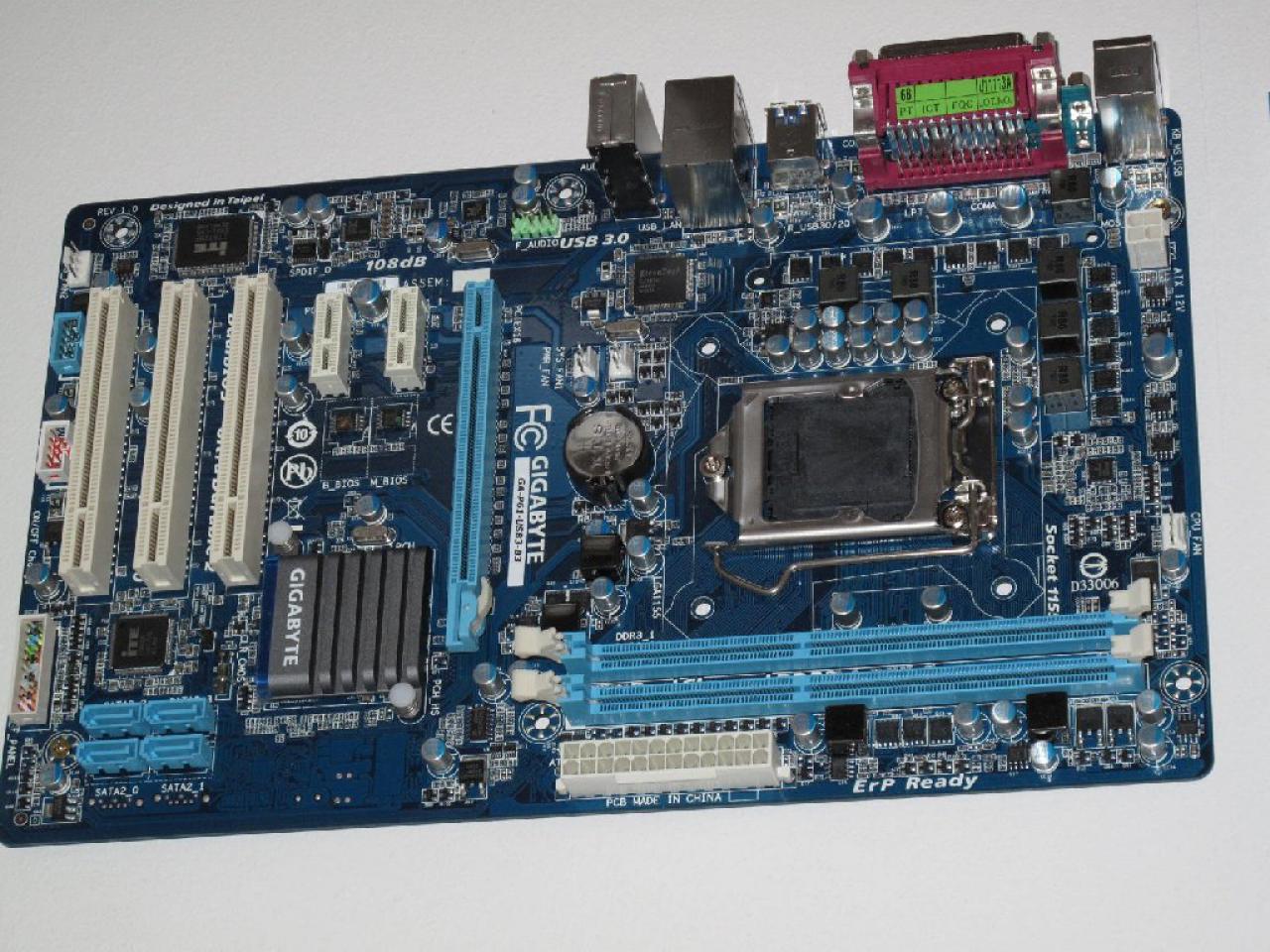[28/02/2011] Gigabyte P61-USB3-B3 012
