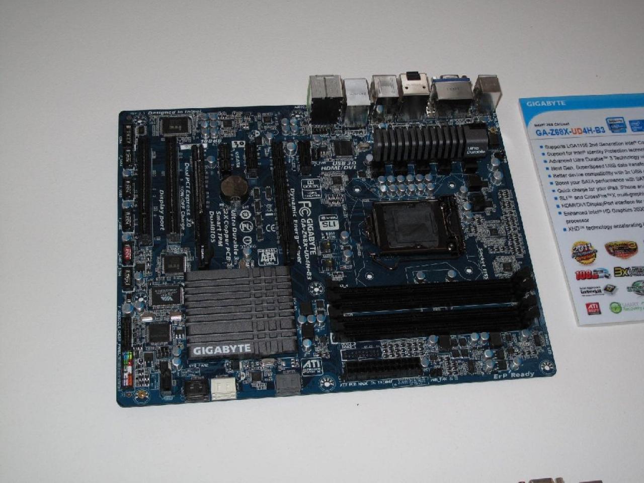 [28/02/2011] Gigabyte Z68X-UD4H-B3 01