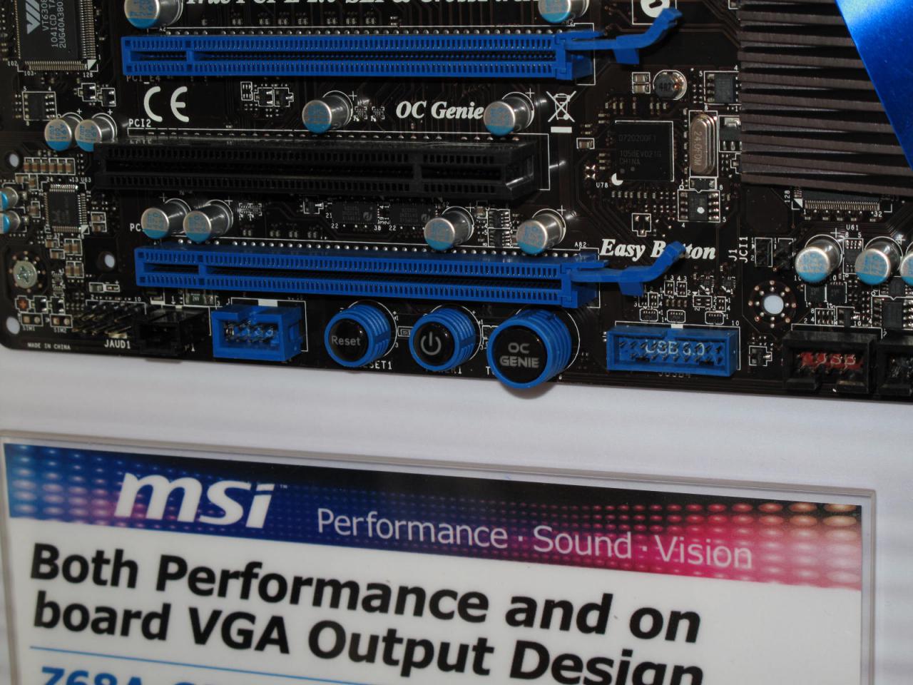 [28/02/2011] MSI Z68A-GD80 (B3) auf der Cebit 2011 (2)