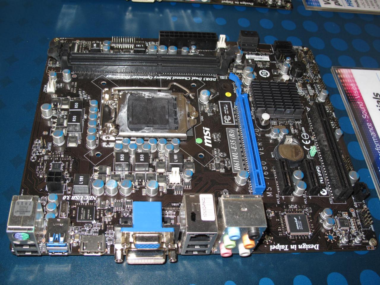 [28/02/2011] MSI H61MU-E35 01
