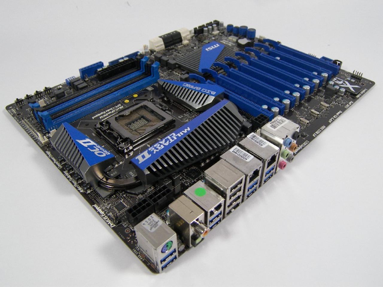 [22/02/2011] MSI Big Bang Marshal 01 