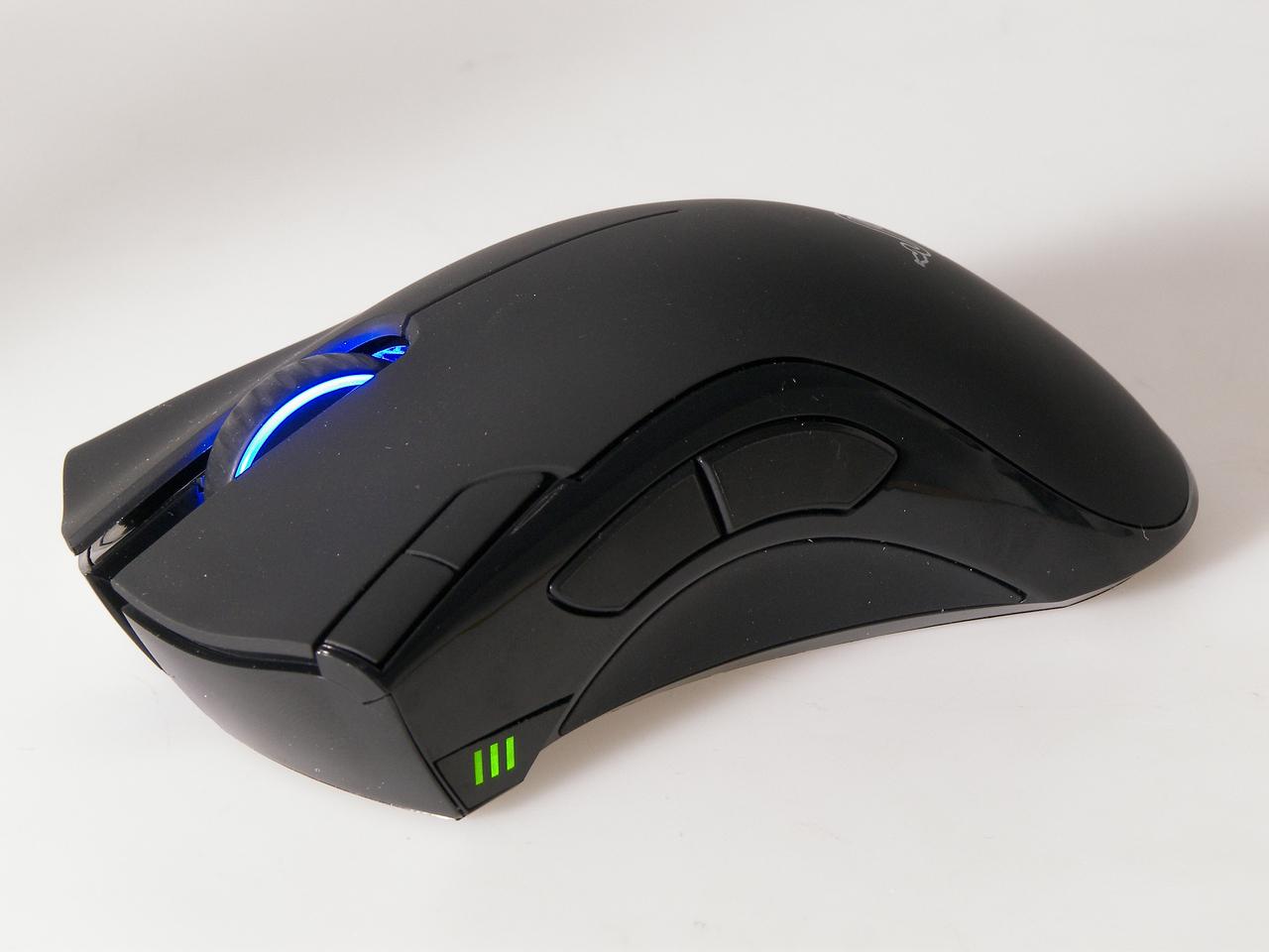 [23/02/2011] Razer Mamba: Benannt nach einer der berüchtigsten afrikanischen Schlangenarten war die Mamba die erste kabellose Maus von Razer, zudem sehr teurer