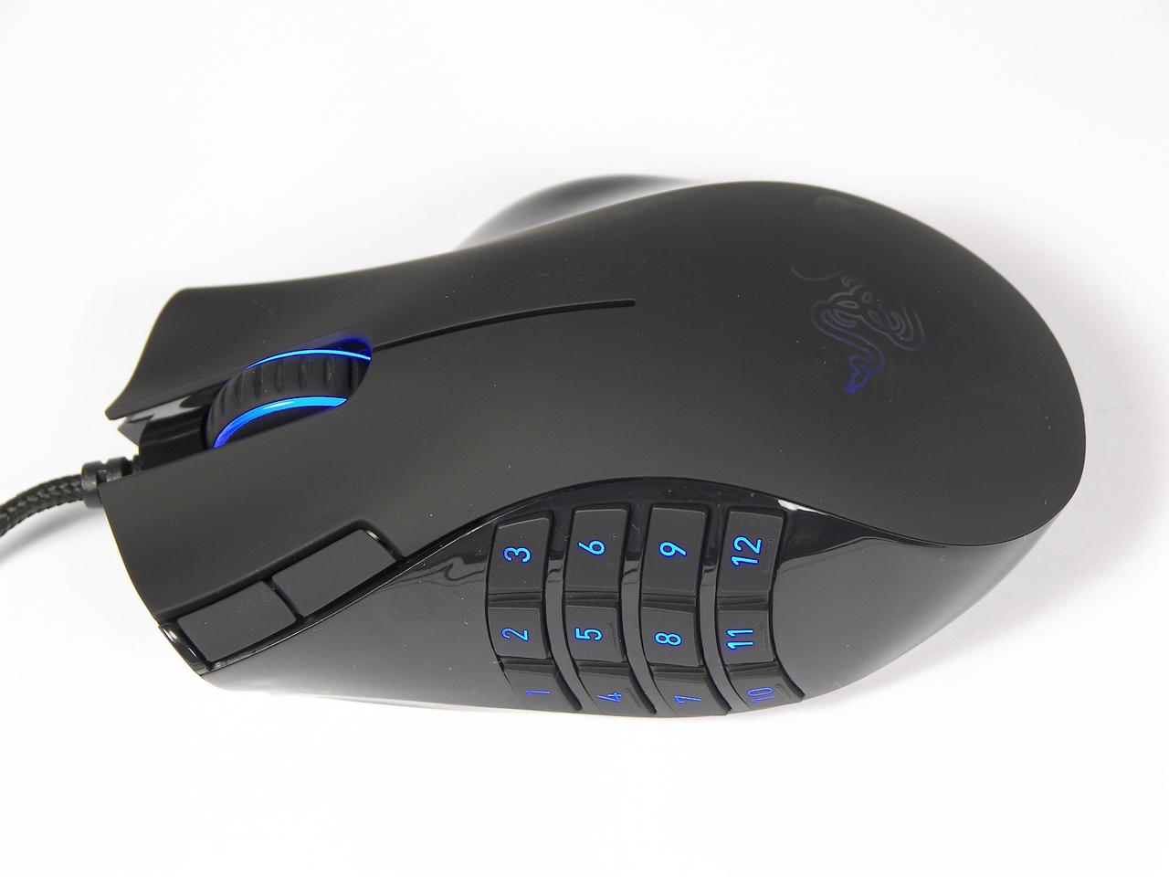 [23/02/2011] Razer Naga: Die indische Schlangengottheit ist an MMO-Spieler adressiert und besitzt unter anderem 12 seitliche Tasten, welche sich mit Makros belegen lassen 