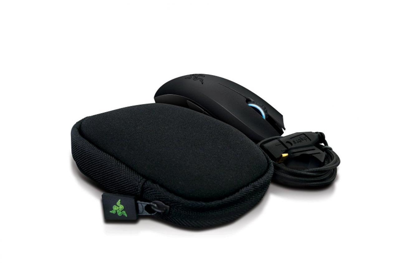 [23/02/2011] Razer Orochi: Der kompakte japanische Mythologie-Drache sucht den Kontakt zum Notebook entweder per abnehmbarem Kabel oder per Bluetooth-Schnittstelle 