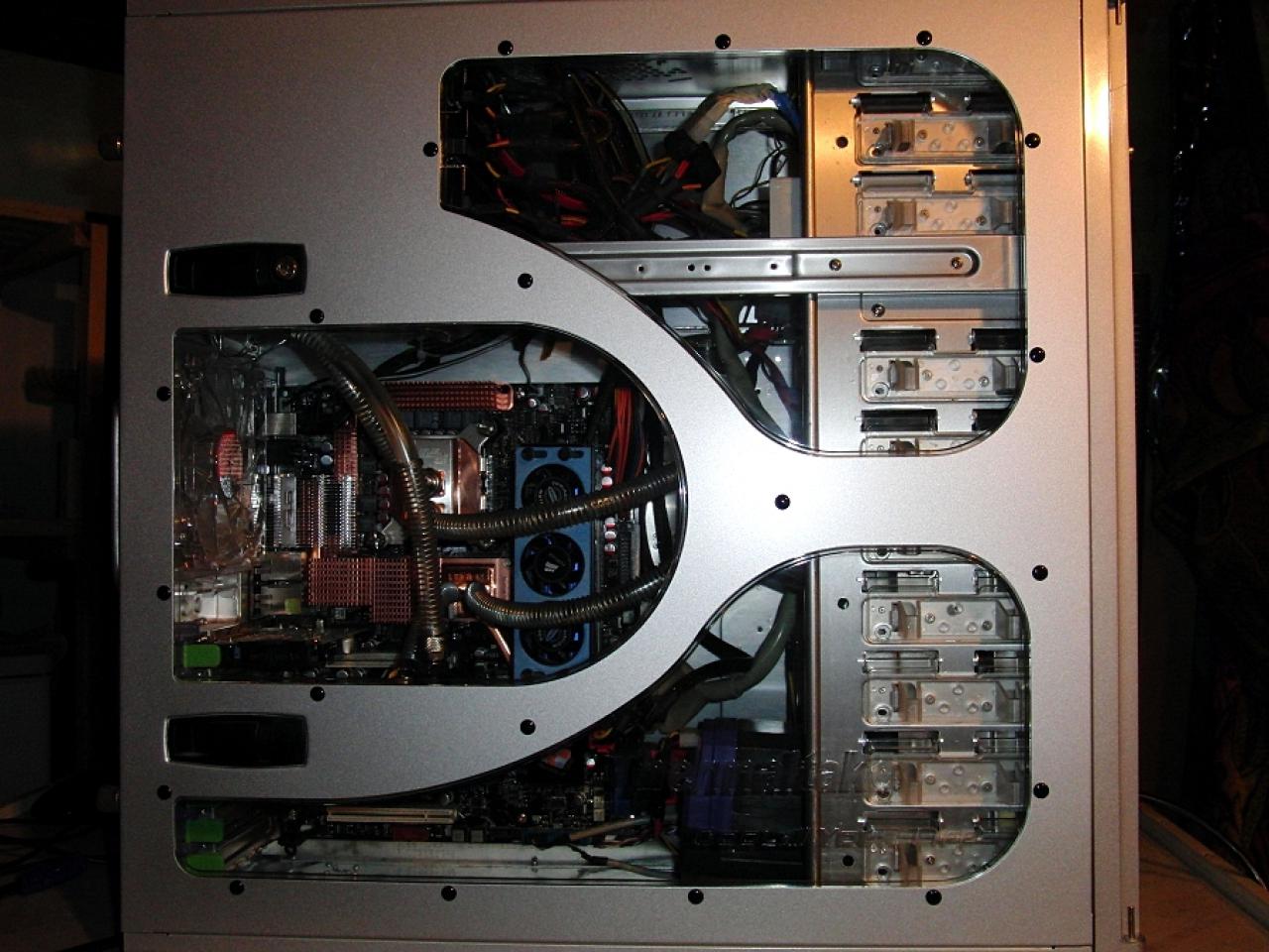 [04/02/2011] Tolle Airbrush-Casemod mit Batman-Motiven (3)