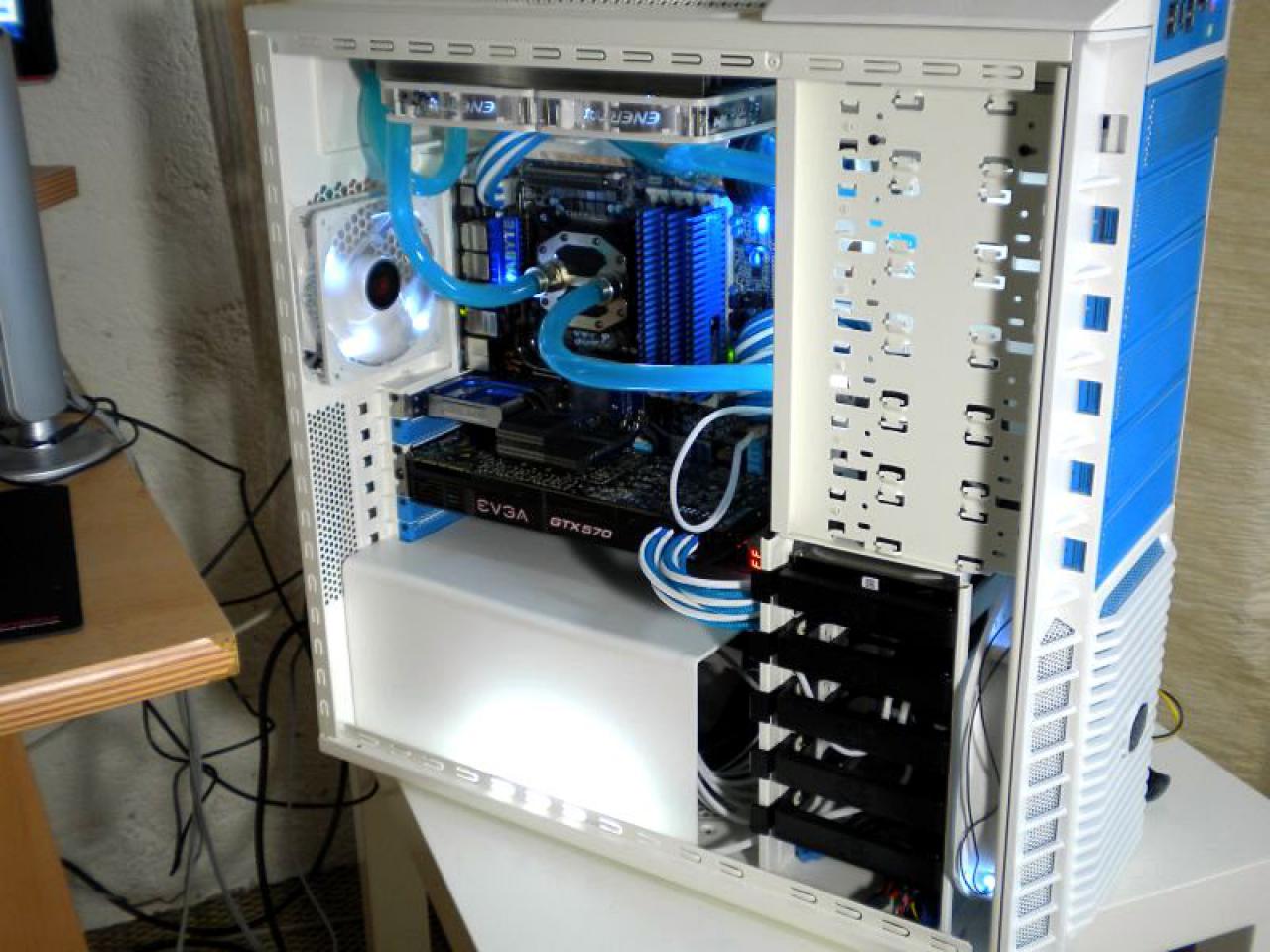 [25/02/2011] Weiß-blauer PC aus Bayern - Update: Weiße Netzteilabdeckung fertig (22)