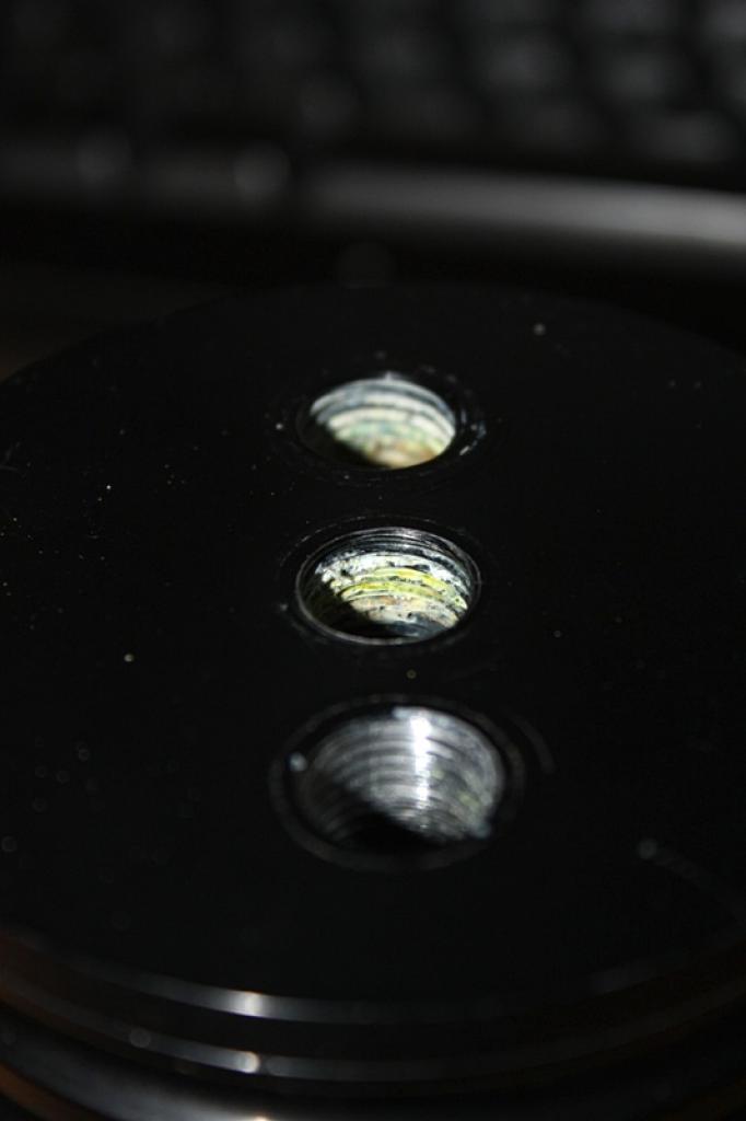 [11/02/2011] Ausnahme-Casemod Candela: Acrylglas trifft LED-Wahnsinn trifft Kunstleder (15)