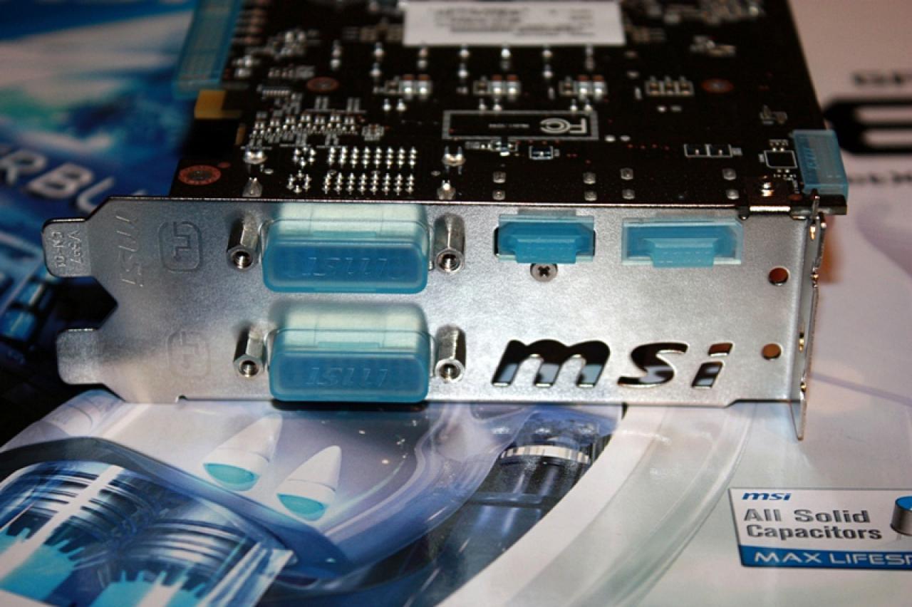 [11/02/2011] Ausnahme-Casemod Candela: Acrylglas trifft LED-Wahnsinn trifft Kunstleder (30)