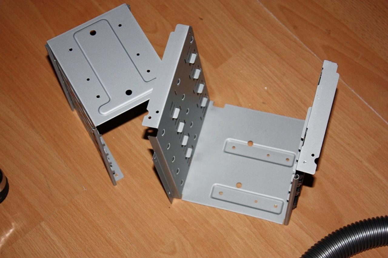 [11/02/2011] Ausnahme-Casemod Candela: Acrylglas trifft LED-Wahnsinn trifft Kunstleder (39)