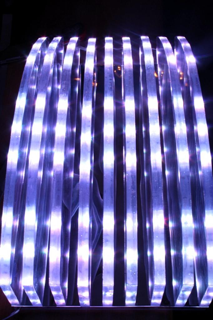 [11/02/2011] Ausnahme-Casemod Candela: Acrylglas trifft LED-Wahnsinn trifft Kunstleder (89)