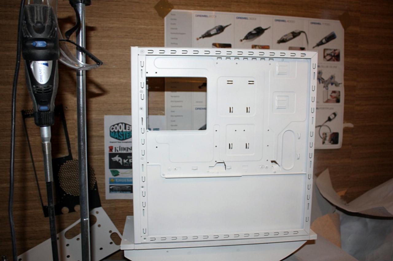 [11/02/2011] Ausnahme-Casemod Candela: Acrylglas trifft LED-Wahnsinn trifft Kunstleder (101)