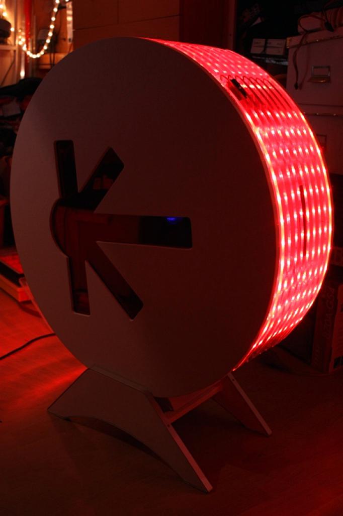 [11/02/2011] Ausnahme-Casemod Candela: Acrylglas trifft LED-Wahnsinn trifft Kunstleder (119)