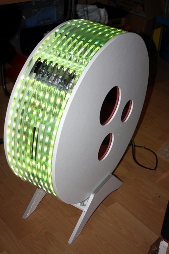 [11/02/2011] Ausnahme-Casemod Candela: Acrylglas trifft LED-Wahnsinn trifft Kunstleder (125)