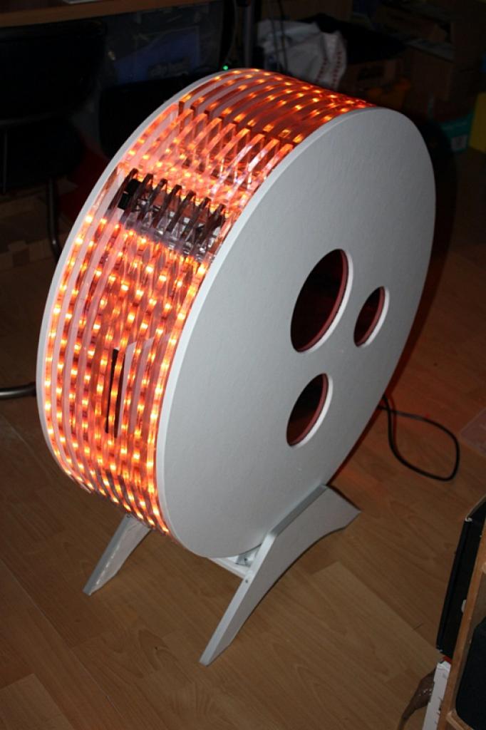 [11/02/2011] Ausnahme-Casemod Candela: Acrylglas trifft LED-Wahnsinn trifft Kunstleder (126)