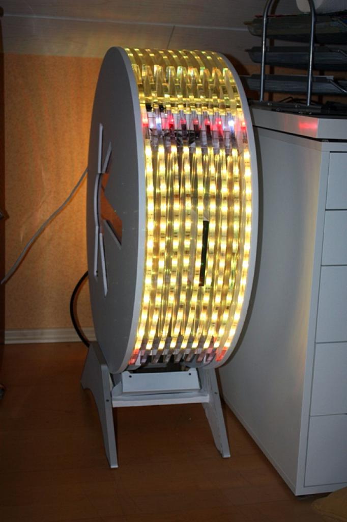 [11/02/2011] Ausnahme-Casemod Candela: Acrylglas trifft LED-Wahnsinn trifft Kunstleder (133)