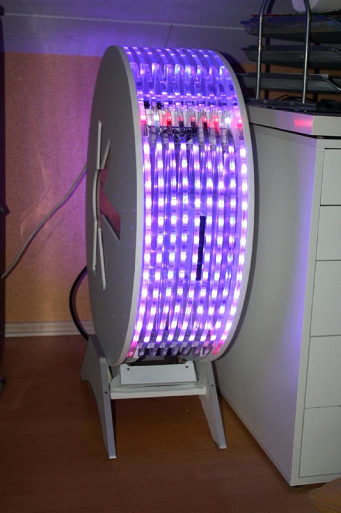 [11/02/2011] Ausnahme-Casemod Candela: Acrylglas trifft LED-Wahnsinn trifft Kunstleder (135)