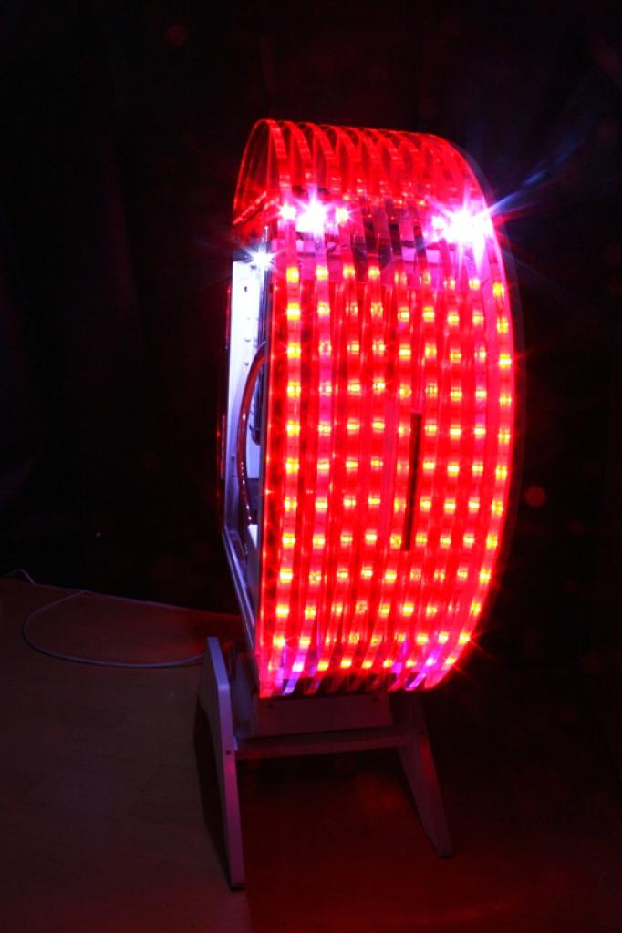 [11/02/2011] Ausnahme-Casemod Candela: Acrylglas trifft LED-Wahnsinn trifft Kunstleder (138)