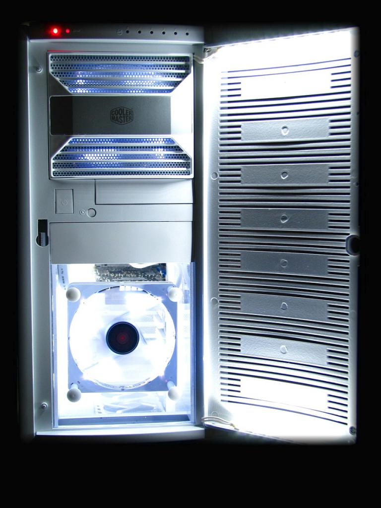 [18/02/2011] Casemod-Projekt Schneeweiß: Lego-Reiterschaft auf Beutezug und (fast) finale Bilder (66)