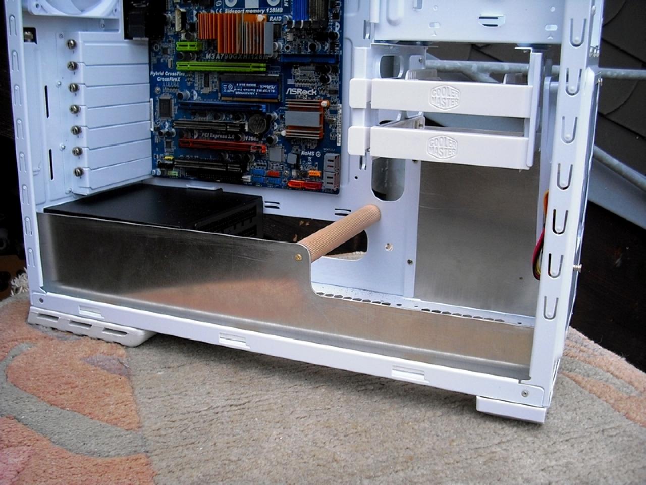 [04/02/2011] Überraschungs-Casemod für die Schwester: Weiß trifft Chrom trifft Rosa (7)