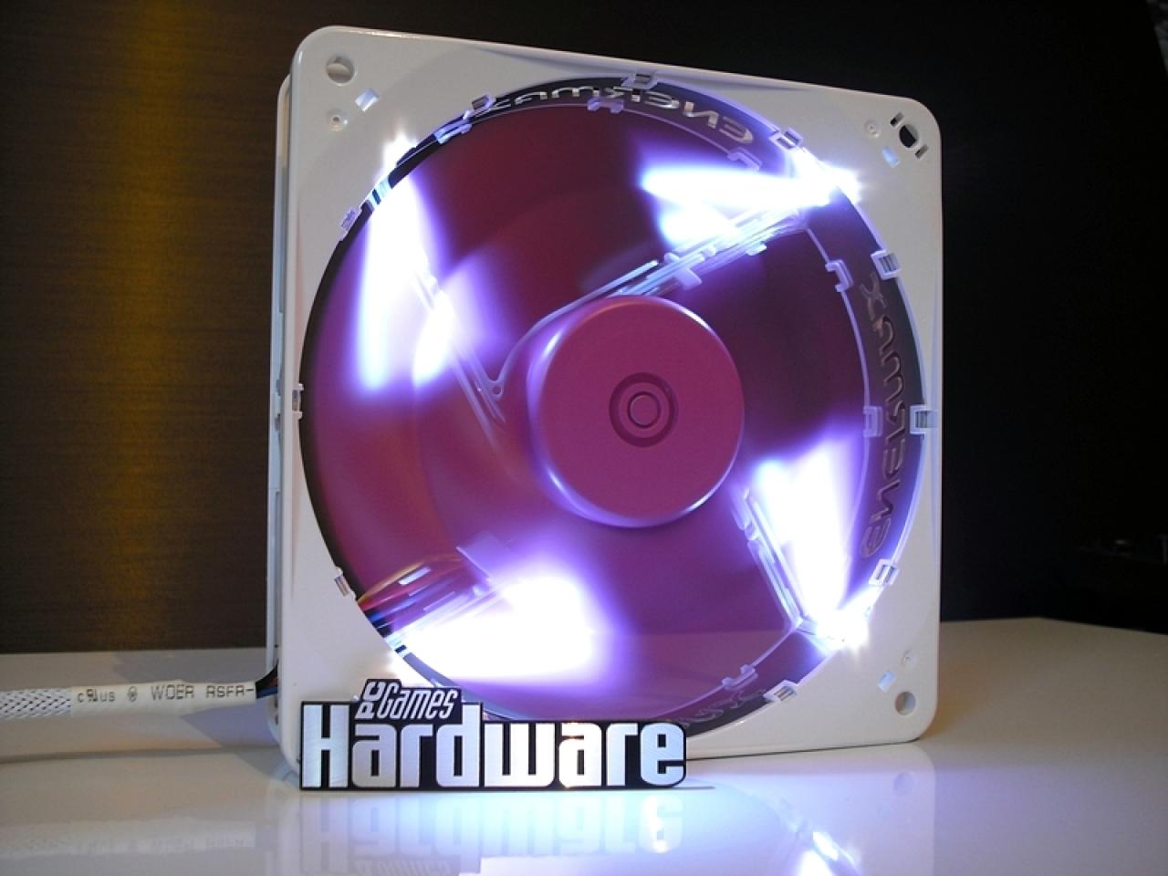 [04/02/2011] Überraschungs-Casemod für die Schwester: Weiß trifft Chrom trifft Rosa (22)