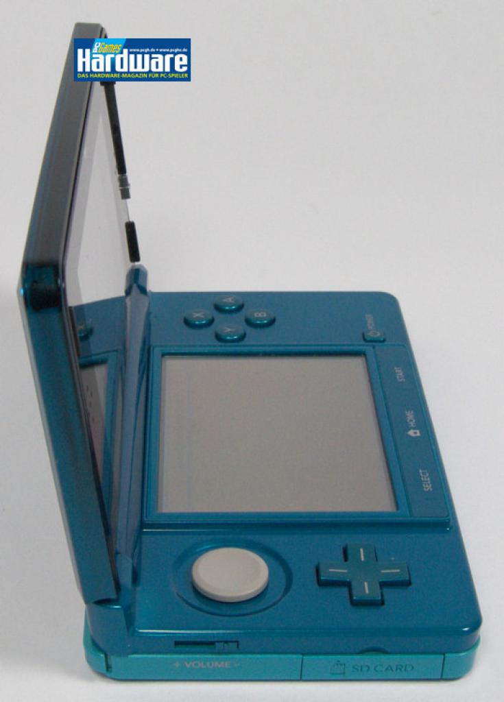 [01/03/2011] Das analoge Pad ermöglicht sehr präzise Befehle.