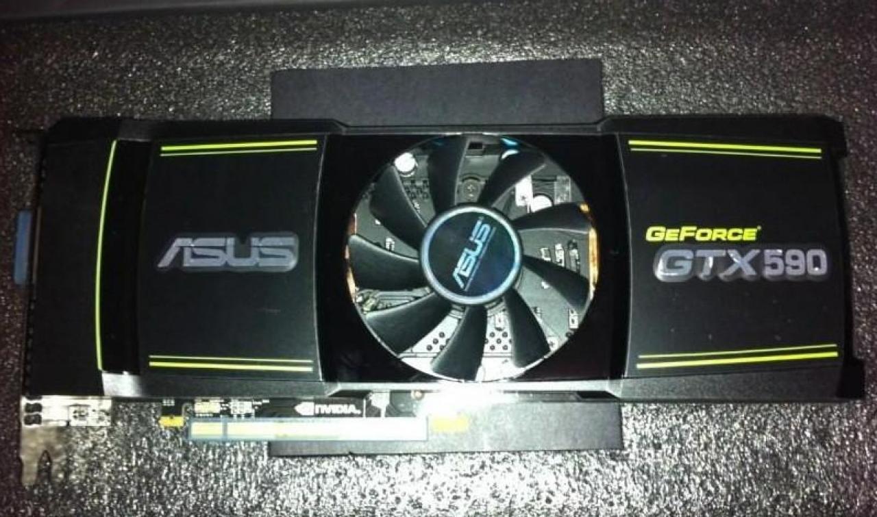 [23/03/2011] Asus Geforce GTX 590: Unboxing-Bilder der neuen Dual-GPU-Grafikkarte (6)