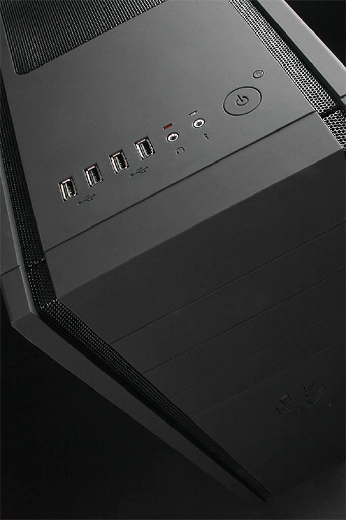 [08/03/2011] Bitfenix Shinobi (5)