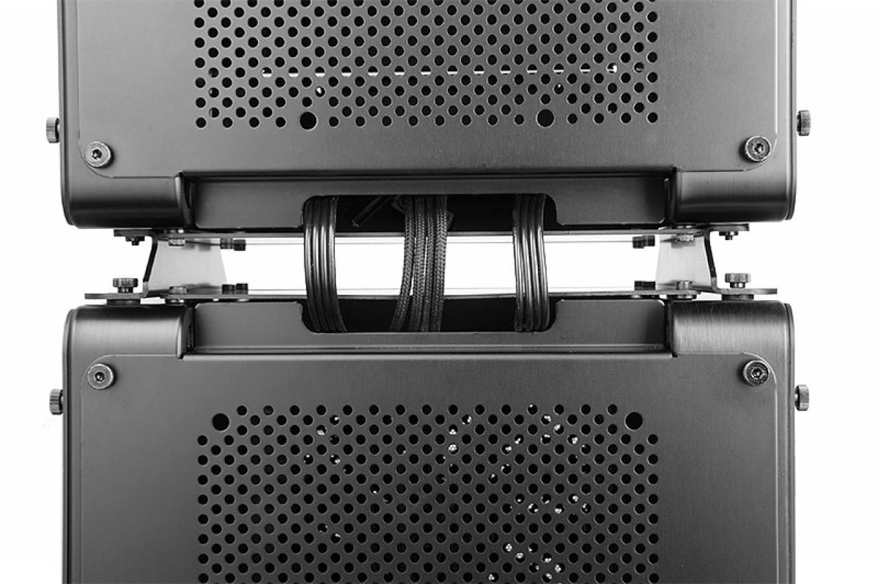 [19/03/2011] Cubitek Magic Cube: Modulares Aluminium-Gehäuse mit USB 3.0 (12)