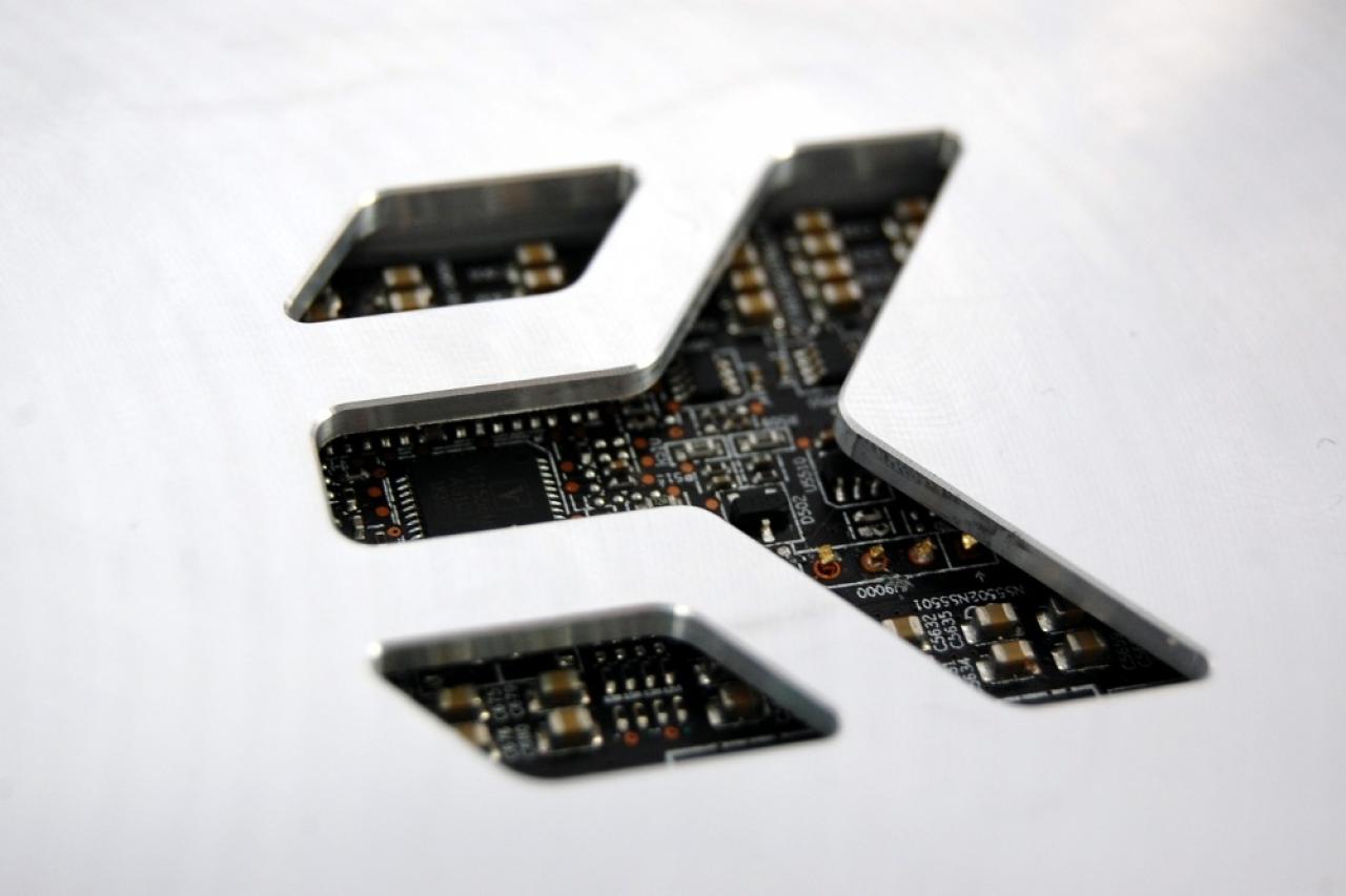 [22/03/2011] EK Water Blocks: Fotos des ersten Wasserkühler für AMD Radeon HD 6990 (4)