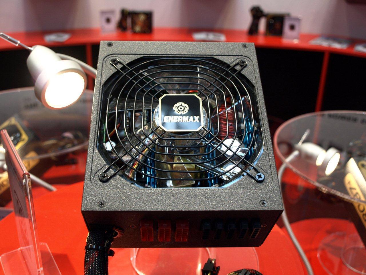 [01/03/2011] Enermax Platin EXX 2 