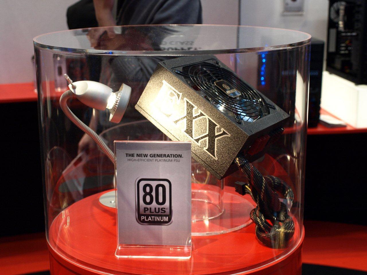 [01/03/2011] Enermax Platin EXX 5 