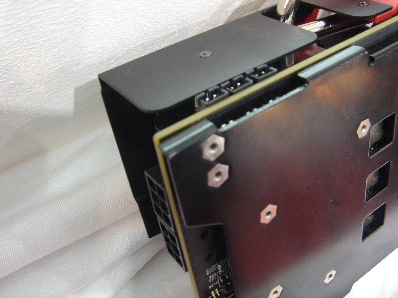 [02/03/2011] Grafikkarte Colorful Colorfire Radeon HD 6000 06