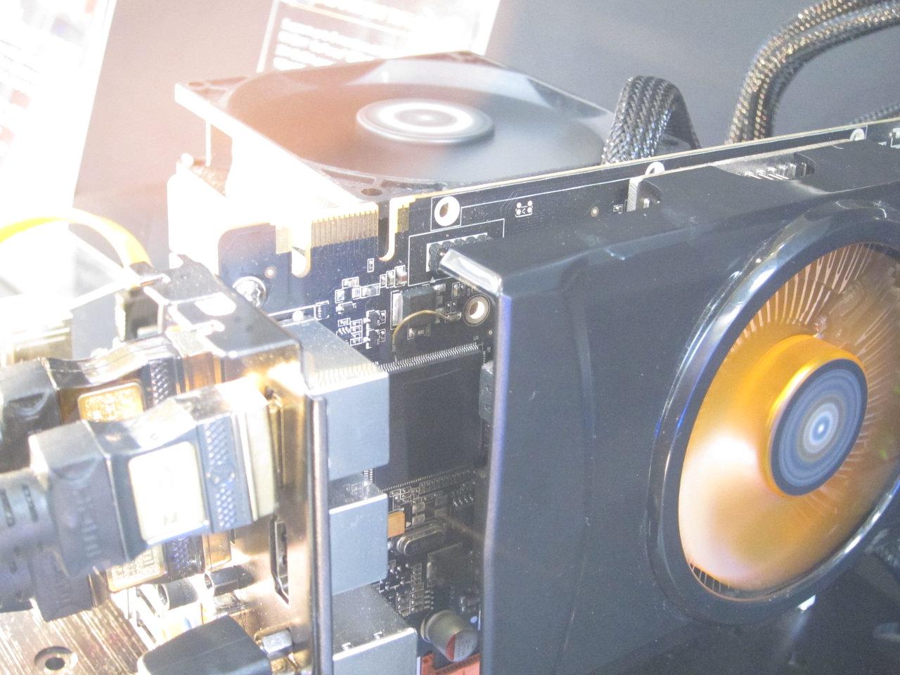 [02/03/2011] Grafikkarte Zotac Geforce 560 Ti Multiview 05