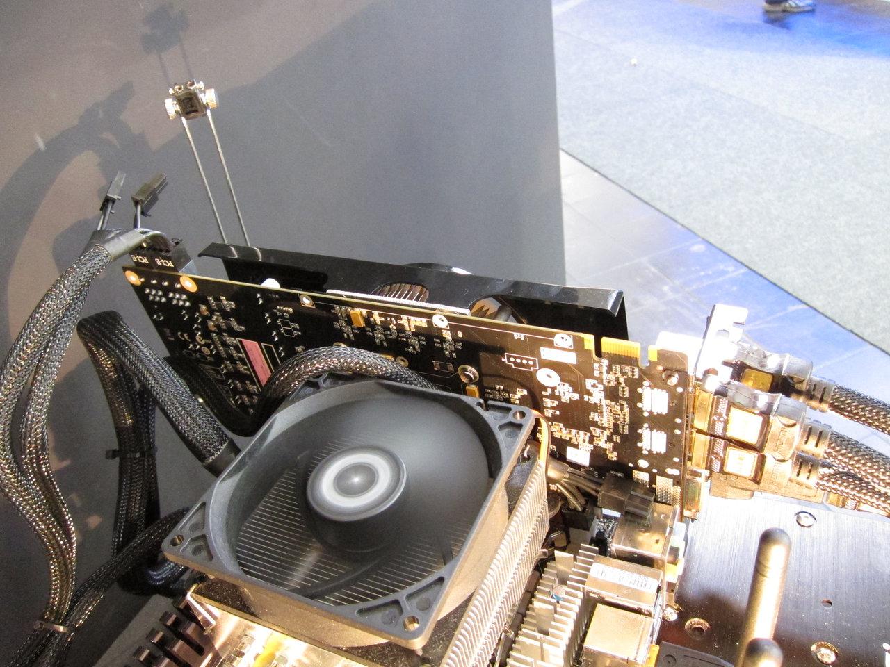 [02/03/2011] Grafikkarte Zotac Geforce 560 Ti Multiview 06