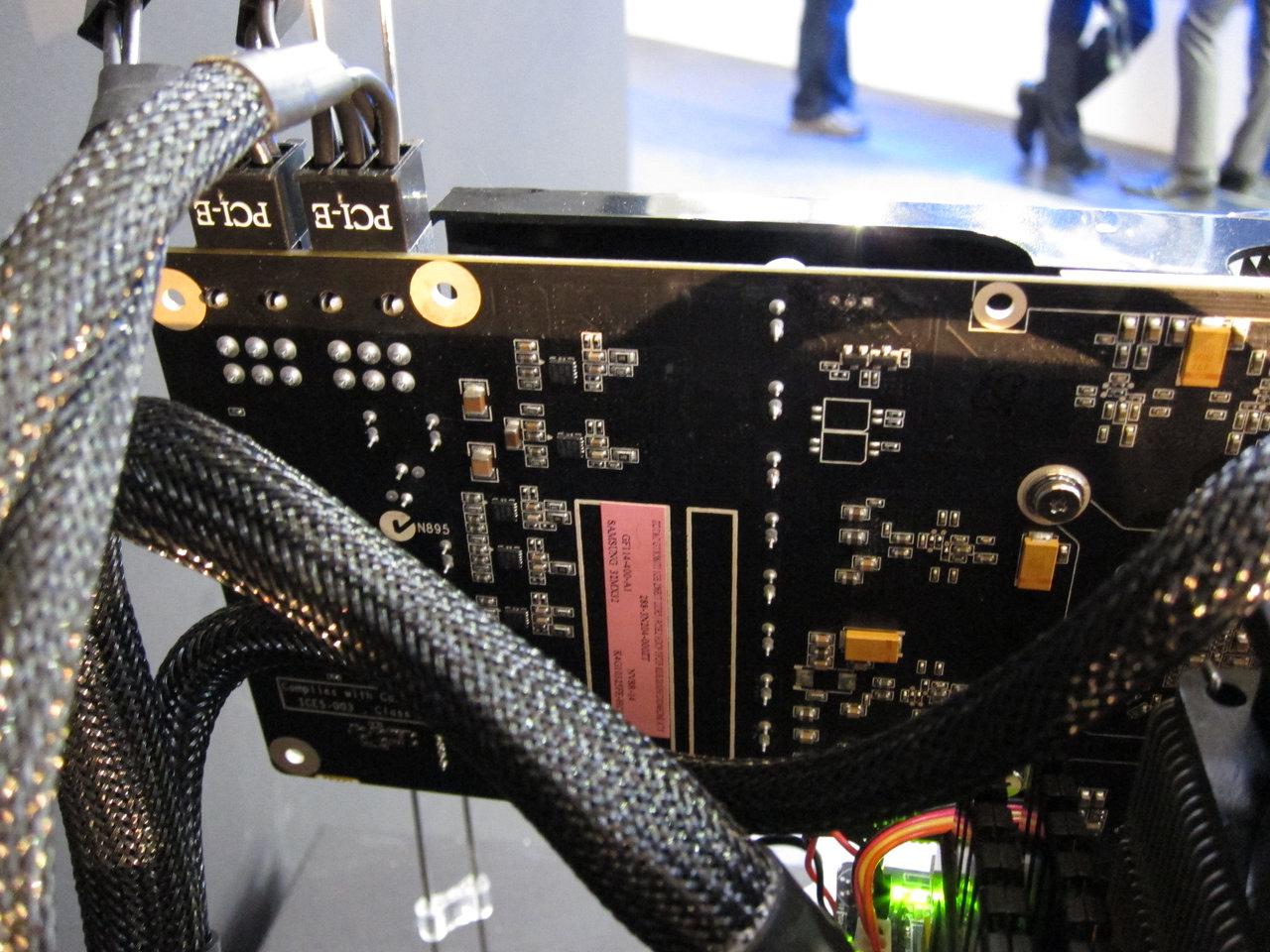 [02/03/2011] Grafikkarte Zotac Geforce 560 Ti Multiview 08