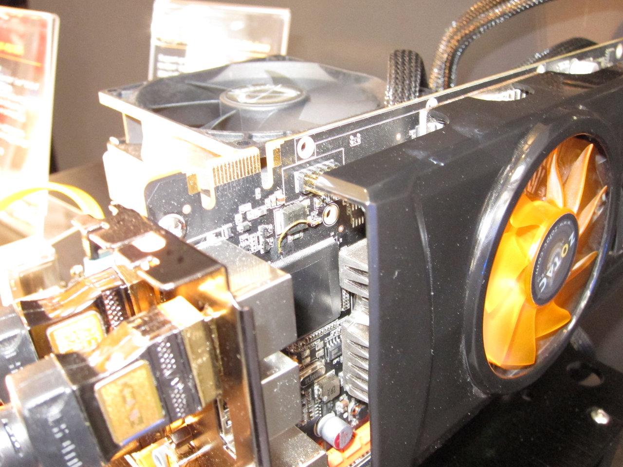 [02/03/2011] Grafikkarte Zotac Geforce 560 Ti Multiview 09