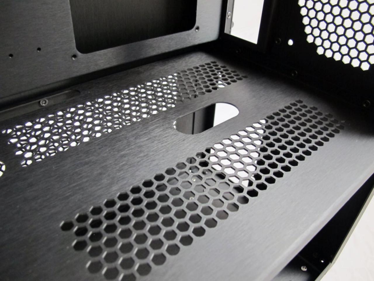 [29/03/2011] XSPC H2 Tower Case (7)