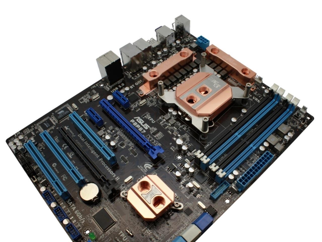 [27/03/2011] ASUS P8P67 mit Watercool-Vollbestückung in Kupferausführung. Zusammengestellte Sets für Mainboards sollen zu vergünstigten Preisen angeboten werden.