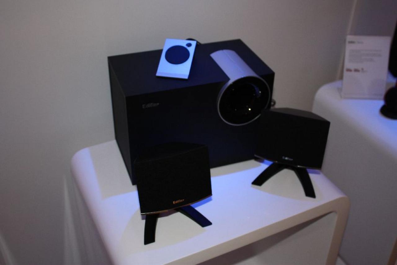 [03/03/2011] Cebit 2011: Neue Lautsprechersysteme von Edifier (1)
