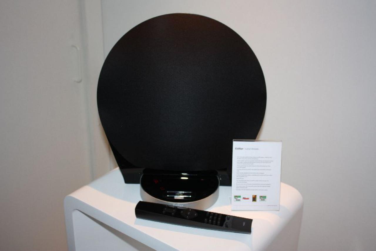 [03/03/2011] Cebit 2011: Neue Lautsprechersysteme von Edifier (9)