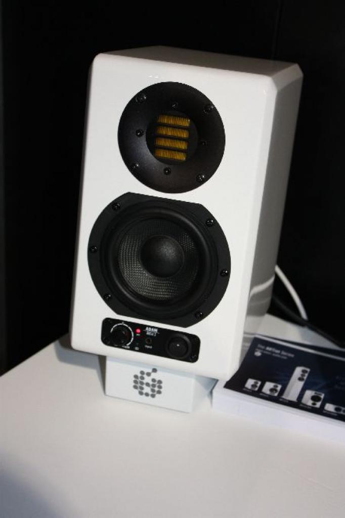 [03/03/2011] Cebit 2011: Home-Eqiupment von Adam-Audio (4)