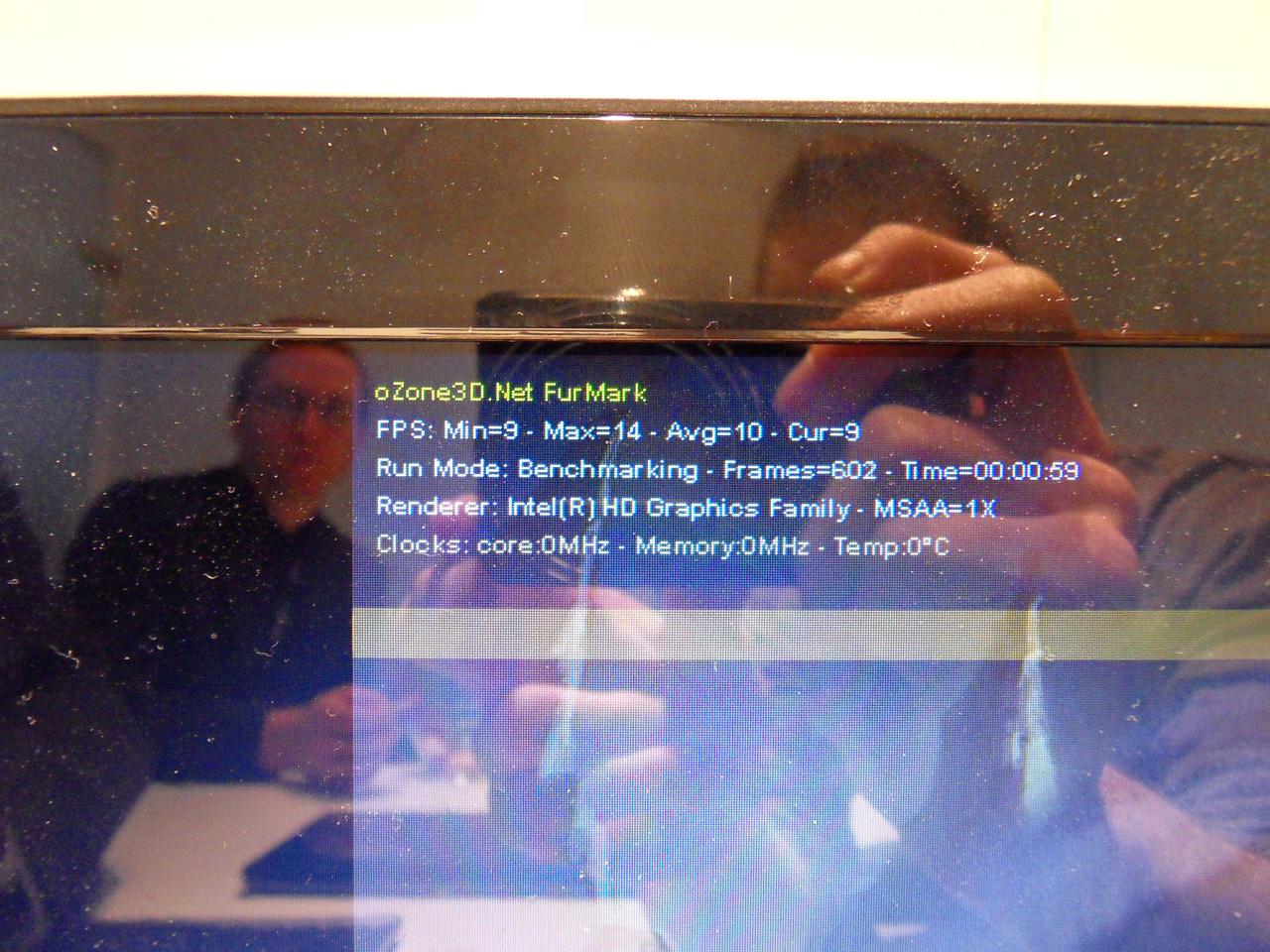 [02/03/2011] Cebit 2011: AMD zeigt Llano im Vergleich zu Sandy Bridge (3)