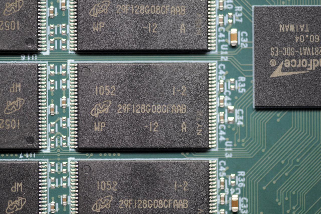 [03/03/2011] OCZ Vertex 3 NAND-Chips