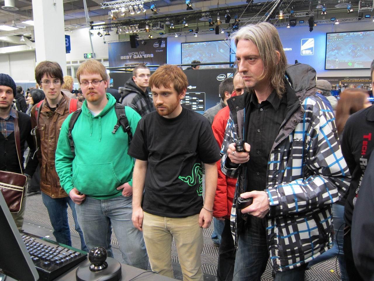 [03/03/2011] Cebit 2011: Hydra - Razers Antwort auf Wii, Move und Kinect im PCGH-Selbstversuch (2)
