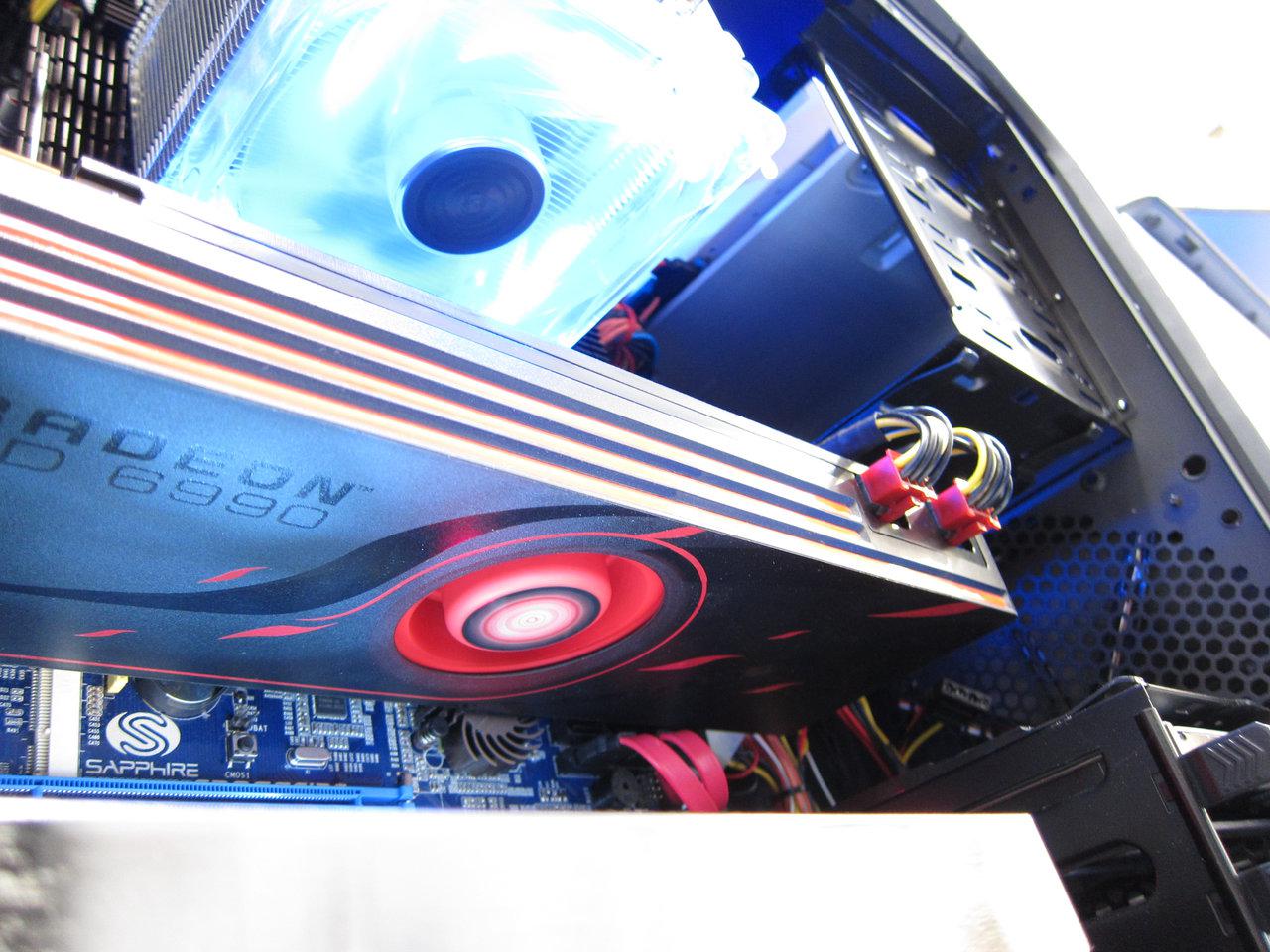 [01/03/2011] cebit 2011 sapphire hd 6990 dirt 3 hands on 03