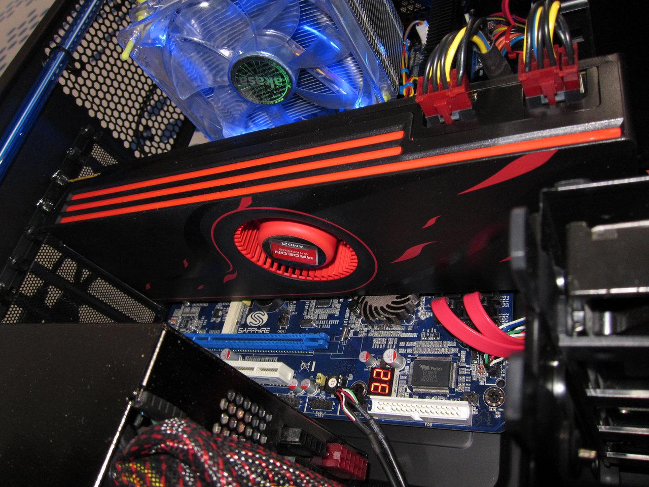 [01/03/2011] cebit 2011 sapphire hd 6990 dirt 3 hands on 11
