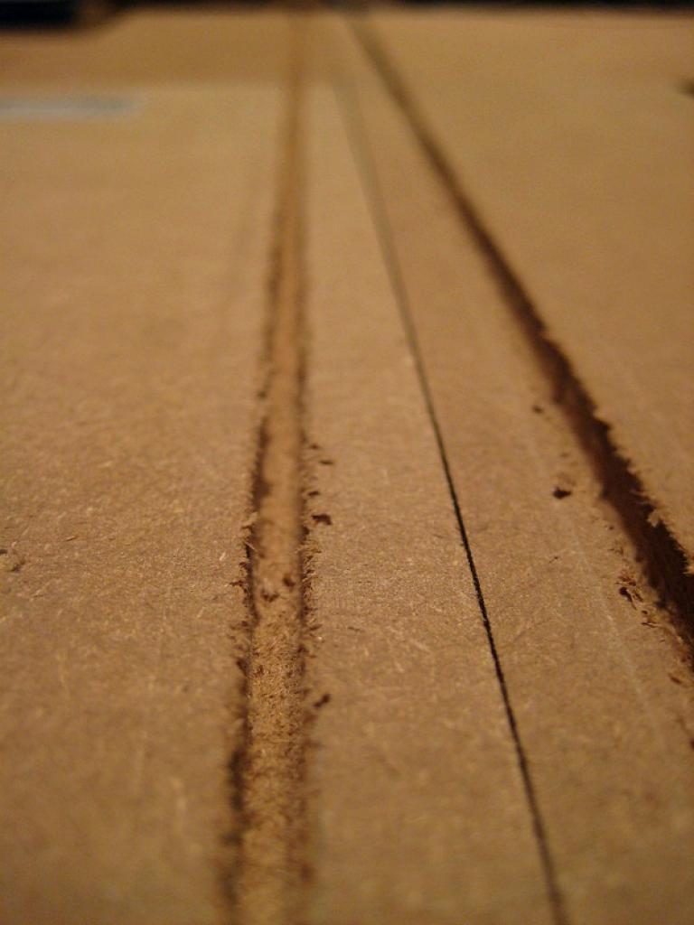 [08/03/2011] Das Schwarze mit der blonden Seele: kontrastreiches PC-Gehäuse im Eigenbau (10)